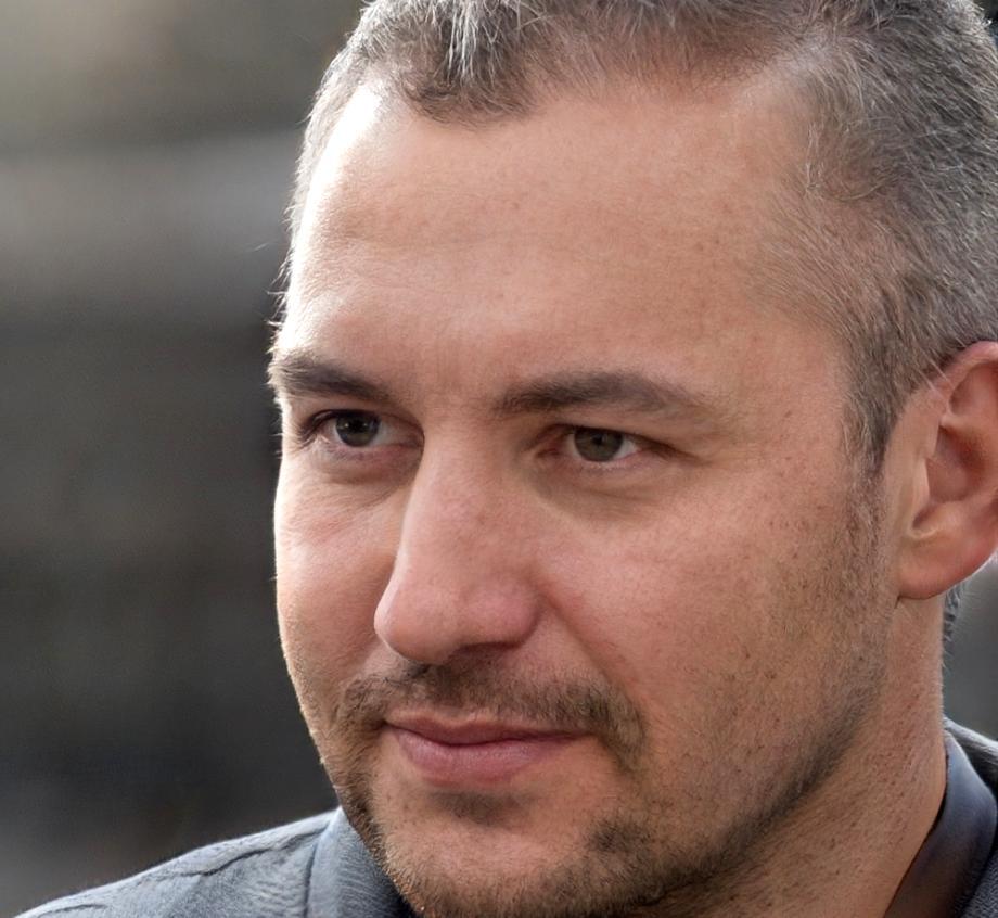 Portrait of Darian Kovalenko, lead financial analysis instructor